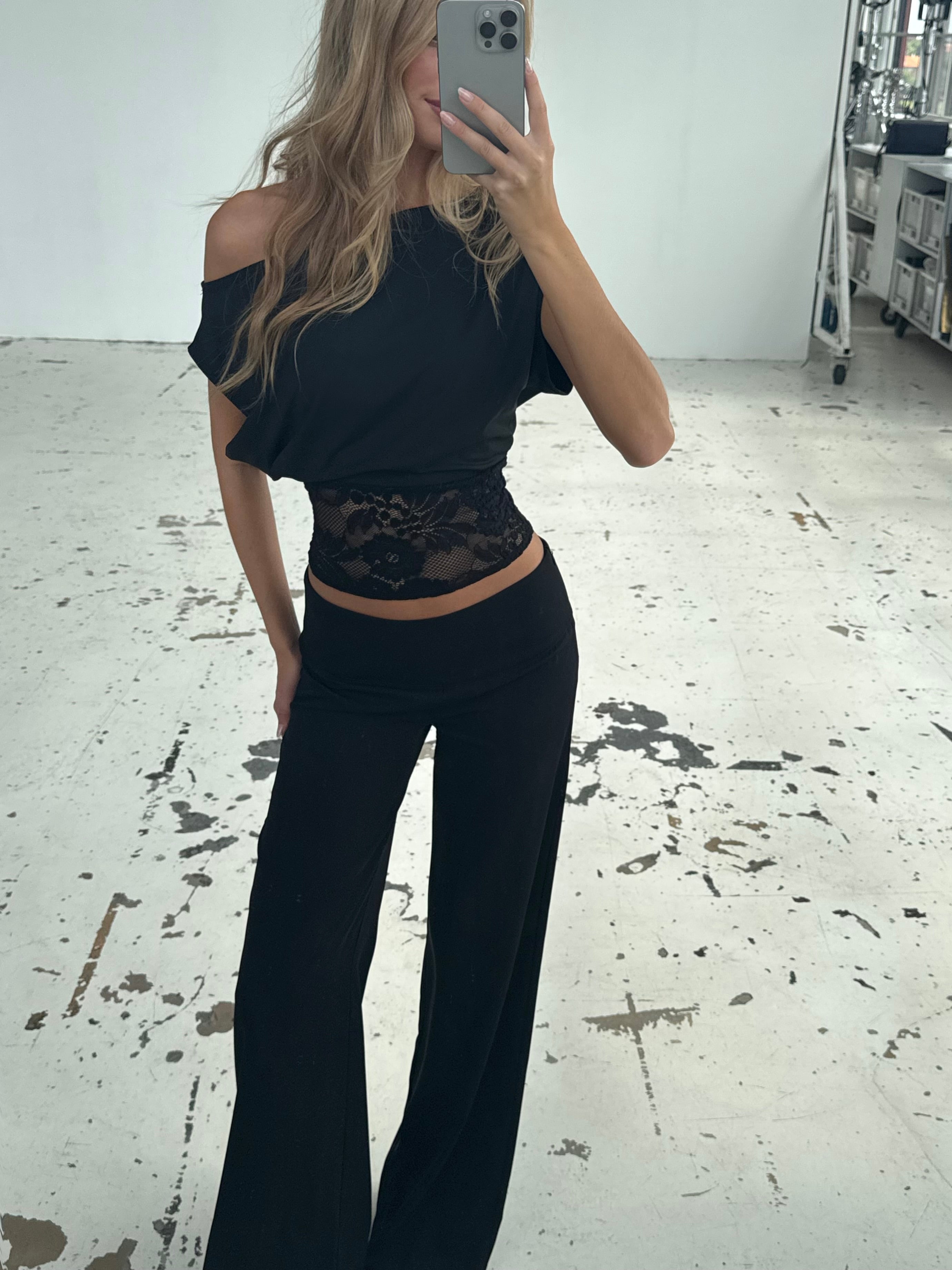Hera basic lace top - sort