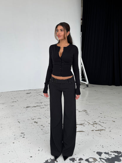 Button low waist bukser - sort stribet