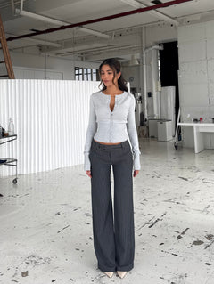 Button low waist bukser - mørk grå stribet