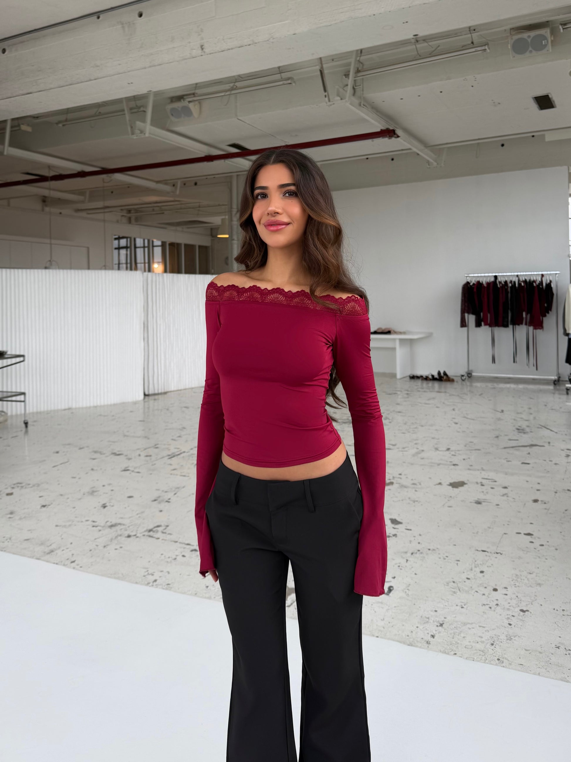 Bari basic lace top - mørk rød (forudbestilling)
