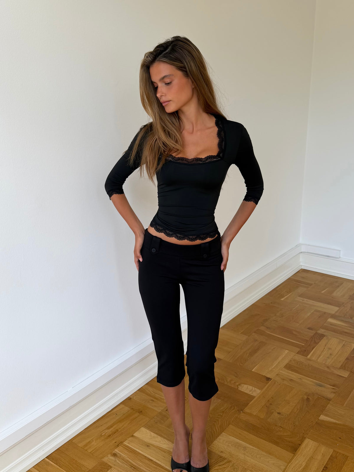 Blair Quarter Sleeve Top – Svart