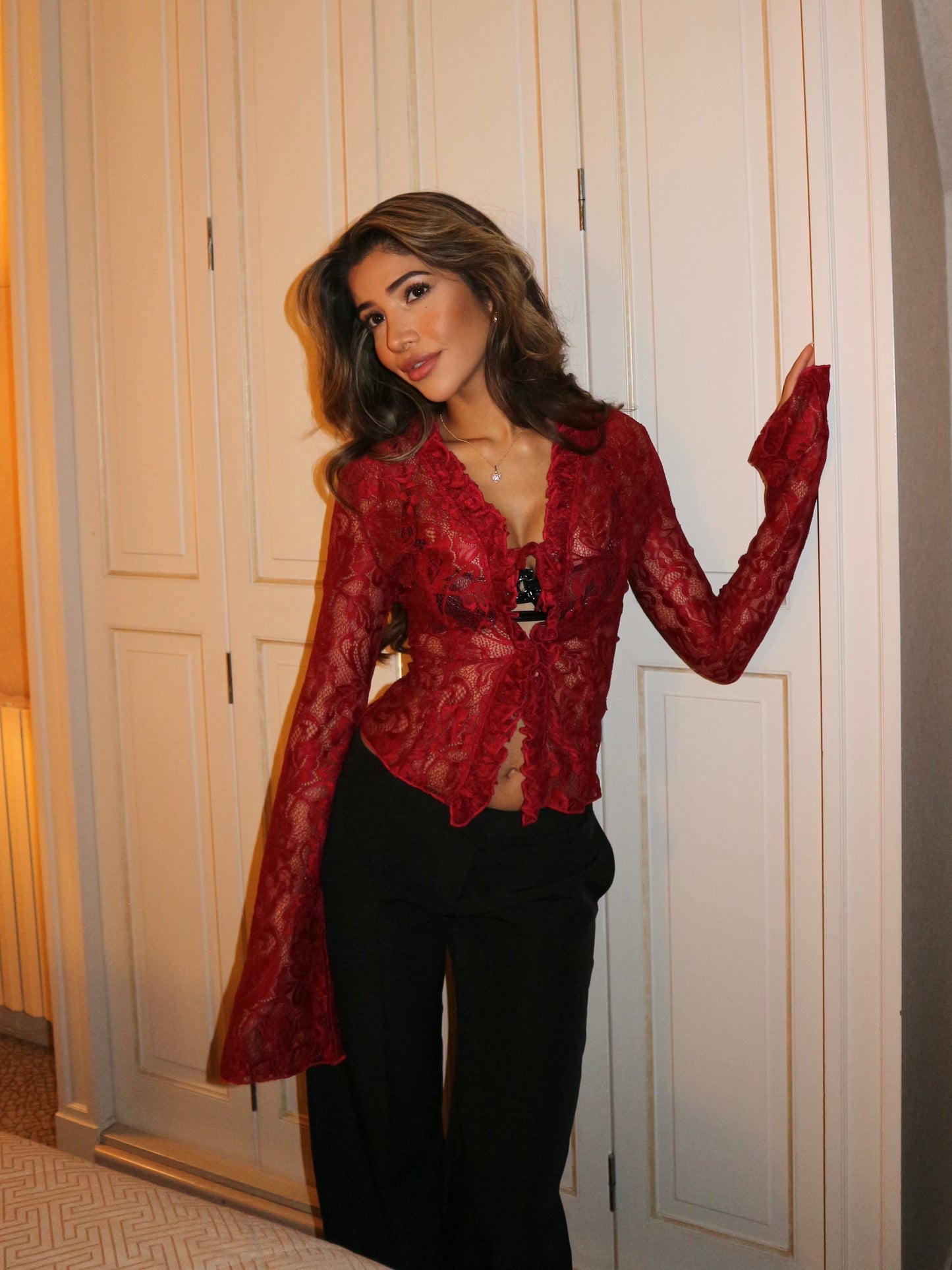 Trim lace top  - mørkerød